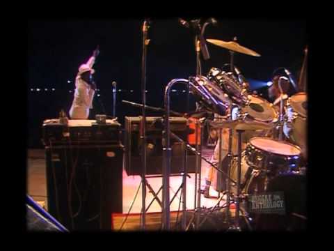 Eek a Mouse - Ganja Smuggling, Live at Reggae Sunsplash 1983