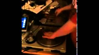 Ezequiel Araujo grabando scratch