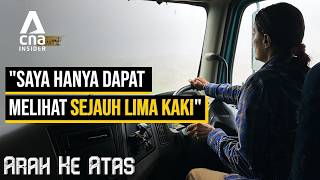 Supir Truk India Antar Barang Dalam Kabut, Banjir, Jalan Rusak - Bagian 2 | Arah Ke Atas | CNA.id.