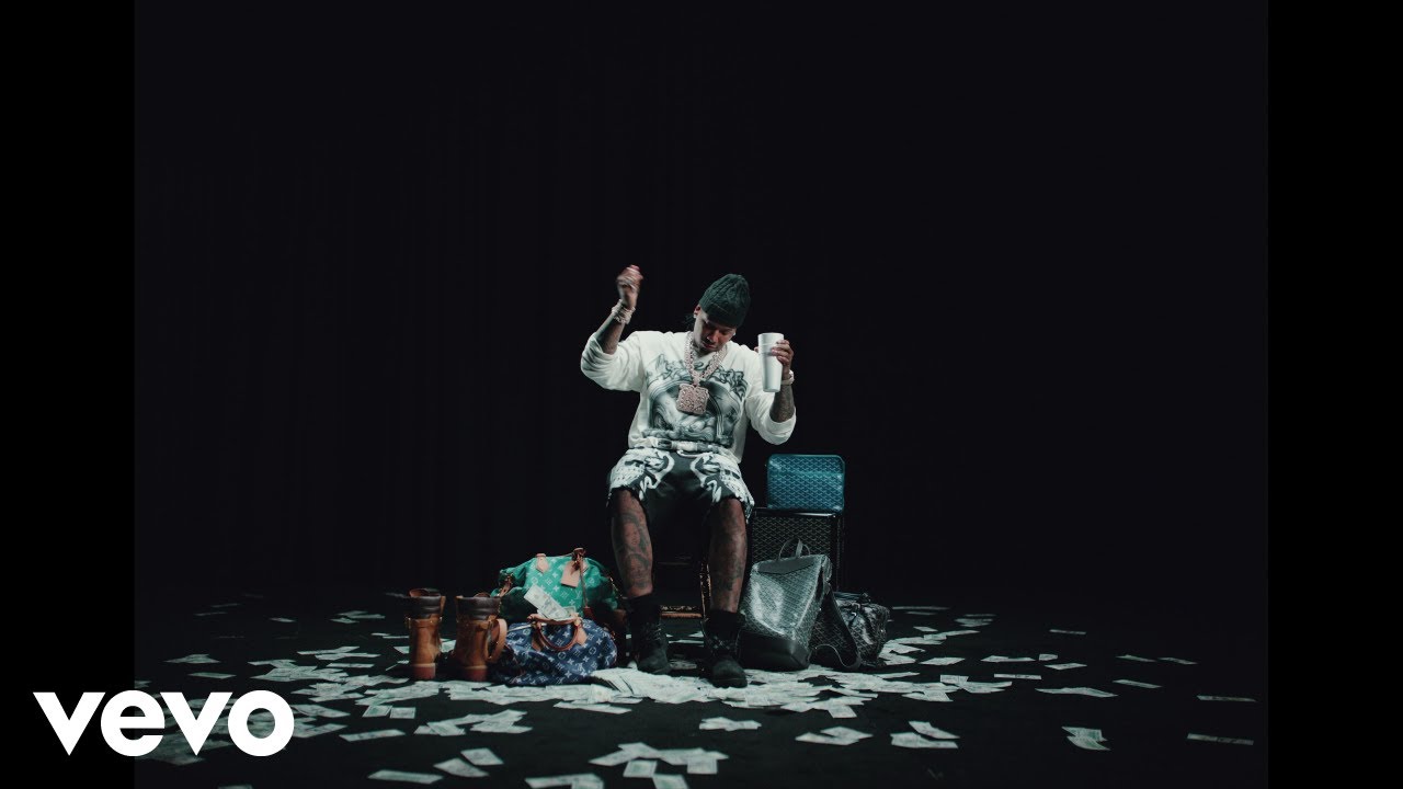 Moneybagg Yo - Close The Door (Official Music Video)