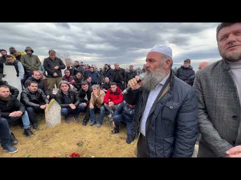 Fjalim emocional nga Hoxhë Bekir Halimi, në varrimin e Drejtorit të ZLM-së Faruk Zeqiri