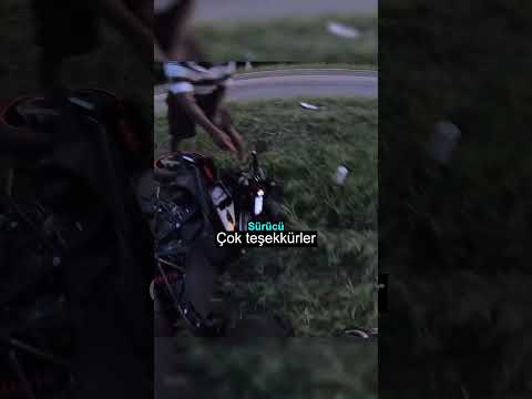 Dünyanın En İyi Kriz Yönetimini Yapan Motorsikletçi :D 🚓👮🚨