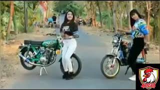 Download lagu DJ ngelabur langit! Goyang cewek² Cantik 😁 mp3 Download lagu DJ ngelabur langit! Goyang cewek² Cantik 😁 mp3