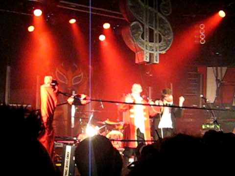 Fight Like Apes - Wrestling Ring Trash Talk