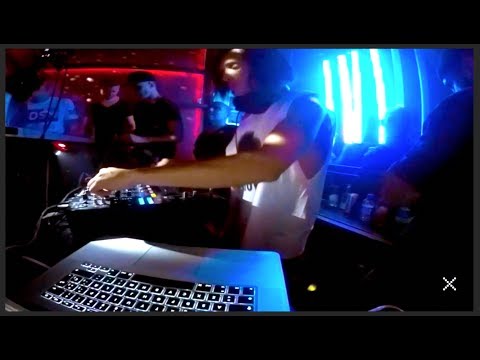 download lagu mp3 mp4 La Macarena Barcelona, download lagu La Macarena Barcelona gratis, unduh video klip La Macarena Barcelona