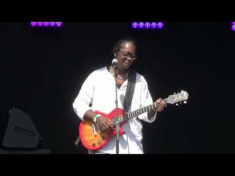 Rasta Farley on stage at the Glanamundo Worldfestival in Geleen.