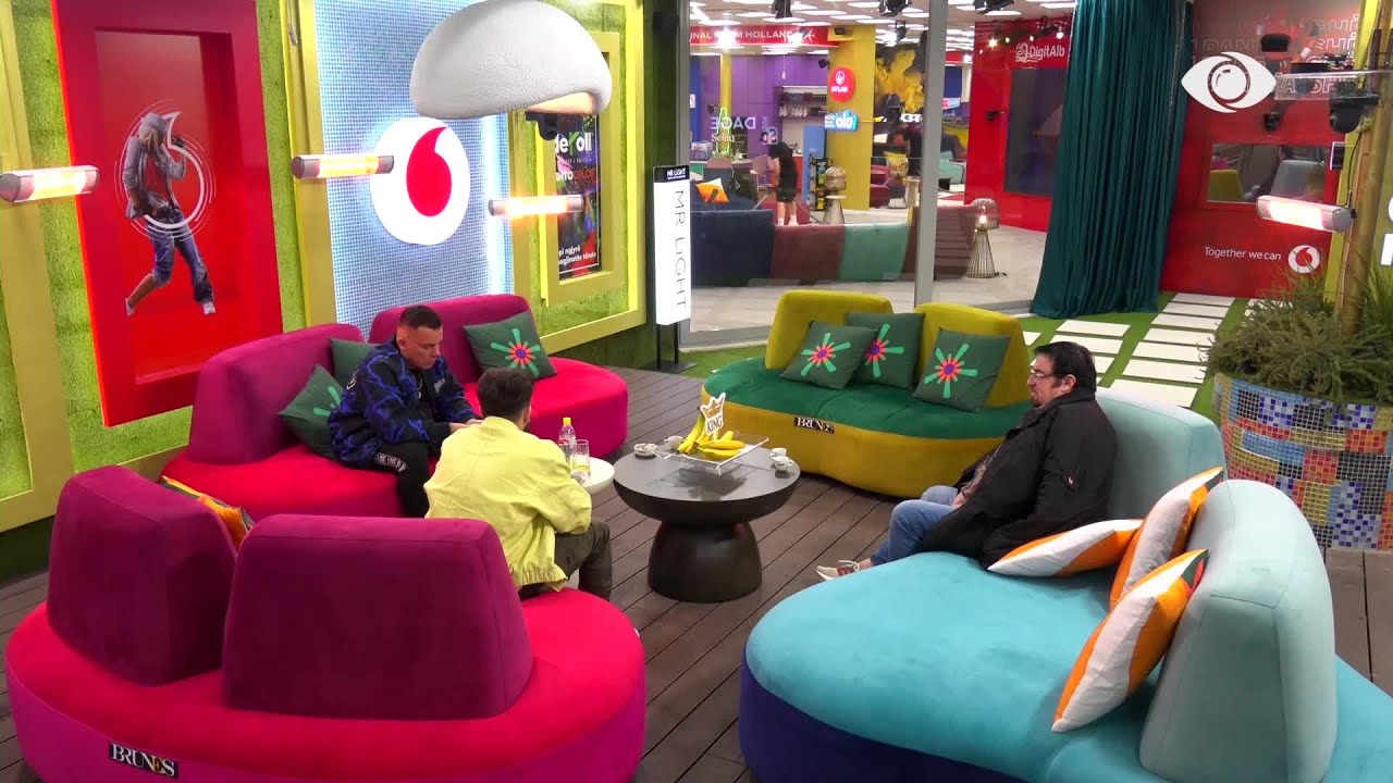 Albi, Gazi dhe Olsi diskutojnë për biletat e kthimit/Olsi: Po pati edhe sot…