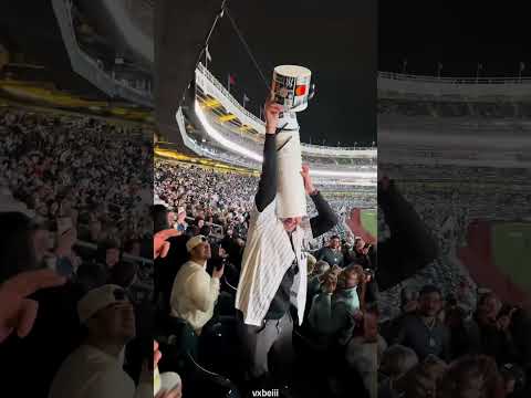 경기장에서 치킨 버킷 탑을 쌓자 벌어진 일 🍗