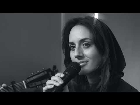 LYNN - golden hour (acoustic)