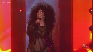 Cher tweets praise of San Antonio hotel before Tuesday night concert