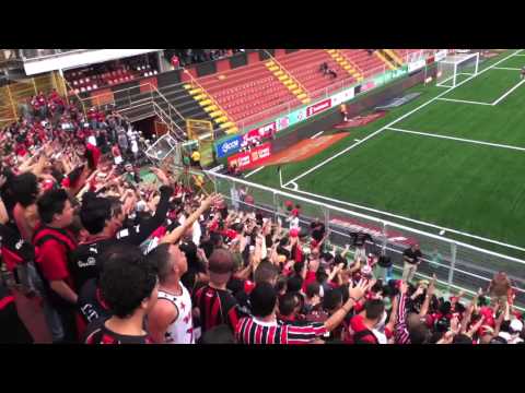 "Gloriosa #12 - Â¡Ohhh, Morado MaricoÌn!" Barra: La 12 &bull; Club: Alajuelense