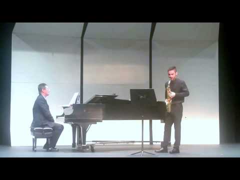Boutry: Divertimento for Saxophone (II, III)