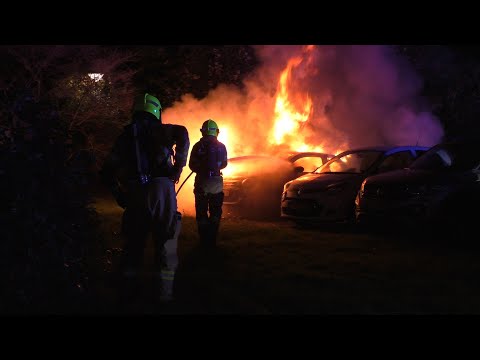 Felle autobrand aan de Bongerd in Nijkerk | Politie gaat uit van brandstichting