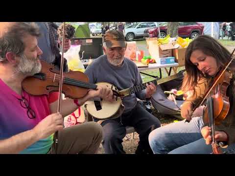 Sourwood mountain - Clifftop Appalachian Stringband Festival 2023 - Rhys & Sami fiddles