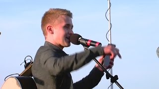 CKW sings Chicken Fried