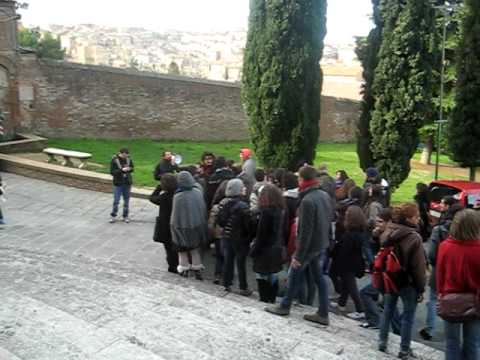 Corteo 29/11 Siena in rivolta -Invadiamo i "Servi"
