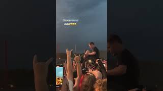 Download lagu This fan in a wheelchair crowd surfing during Green Day’s set at Download Festival in is everything mp3 Download lagu This fan in a wheelchair crowd surfing during Green Day’s set at Download Festival in is everything mp3