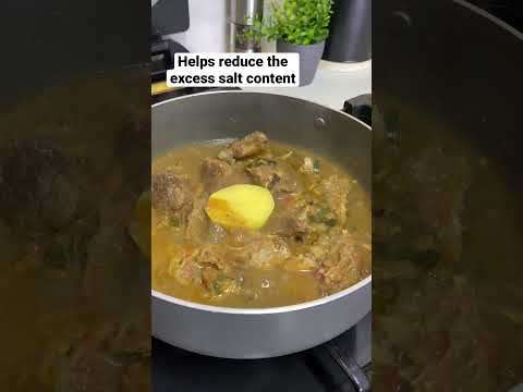 DO THIS IF YOUR FOOD COMES OUT SALTY, THIS HACK WILL REDUCE THE SALT #shortsafrica #100daysytshorts