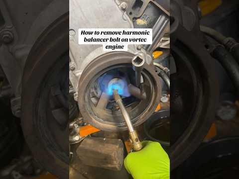 Removing harmonic balancer bolt on vortec engine #automobile #mechanic #hacks #motorrepair #chevy