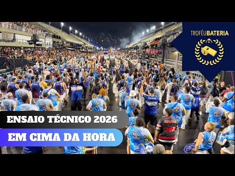 Bateria da Em Cima da Hora no ensaio técnico para o carnaval 2026