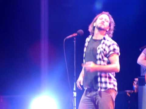 Pearl Jam - live - Smile - TD Banknorth Garden, Boston, MA 05/17/10