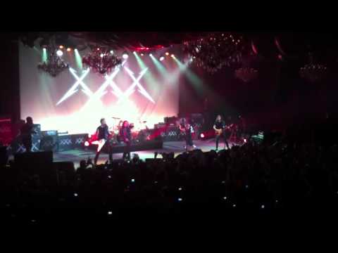 Metallica - Die, Die My Darling (Live w/ Danzig Fillmore 2011)