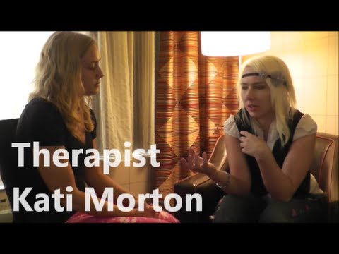 Demonstrating a therapy appointment with Kati Morton