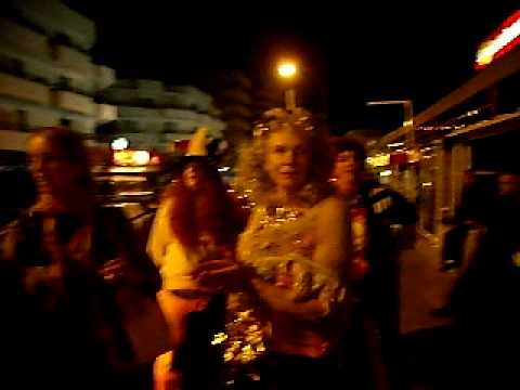 Laughter Yoga with ruti hai israel - hava nagila in palma streets .MOV