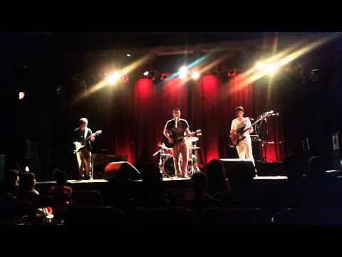 Né quelque part reprise  live