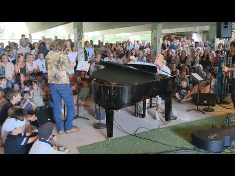 L'actrice Alice Taglioni a joué du piano, aux côtés d'Alex Lutz, à Combleux