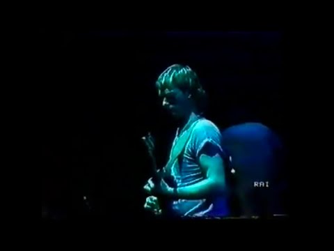 Mike Oldfield - "To France" & "Talk about your life" LIVE 1984 VIAREGGIO.
