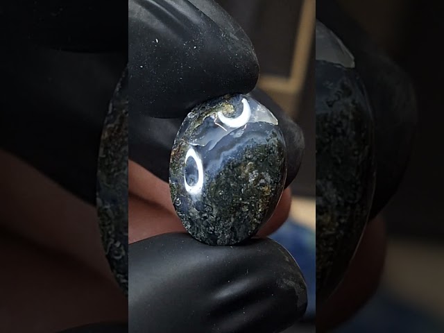 حجر عقيق طبيعي مصور طائر وديك طبيعي