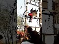 बिजली के तार जोड़ने गया लड़का लड़के की