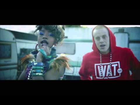 Jebroer Ft. I Am Aisha - Herrie In Me Oor