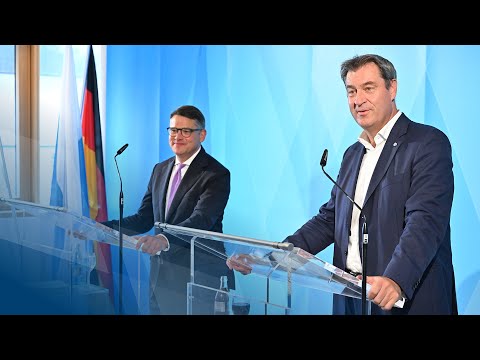 Video in Gebärdensprache: Pressekonferenz mit den Ministerpräsidenten Dr. Söder und Rhein - Bayern
