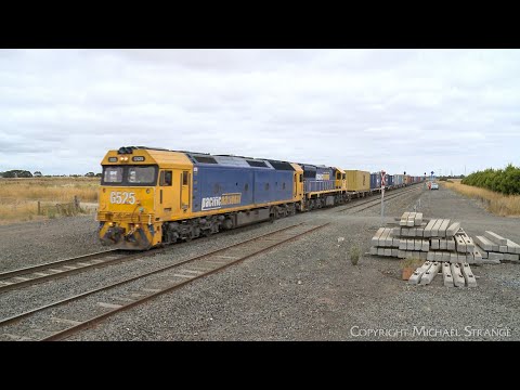 7902V Container Train From Mildura With G525 & XR557 (20/1/2023) - PoathTV Australian Railways