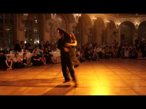  Diego Riemer  and  Maria Belen Giachello  are  dancing  to  the  vals  "  Una Lagrimita  "  by  Héctor Varela  in  2011