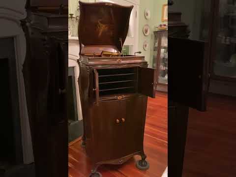One Alone by Bar Harbor Society Orchestra, 1928 on the 1922 Victor VV-130 Victrola