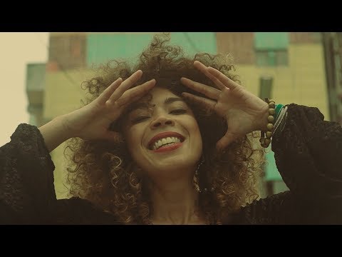 Flavia Coelho - DNA