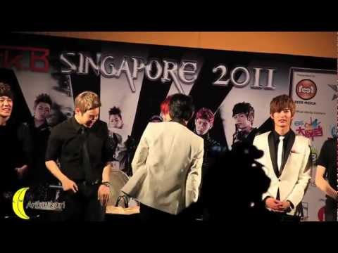 [fancam] 111228 Block B - P.O. Beatbox & B-Bomb Dance