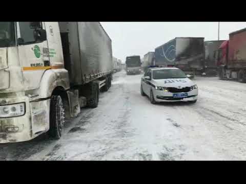 Юные хоккеисты из Самары попали в снежный плен в Оренбургской области