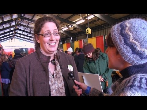 Collecting Vintage Knitting Patterns - Kristen Rengren, designer - Rhinebeck 2009 - lk2g-070