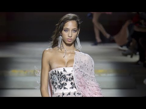 TOPSHOP UNIQUE Highlights Spring Summer 2018 London - Fashion Channel