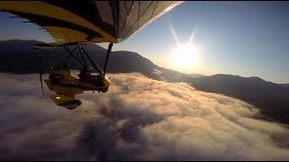 preview picture of video 'Ultralights over the Clouds'