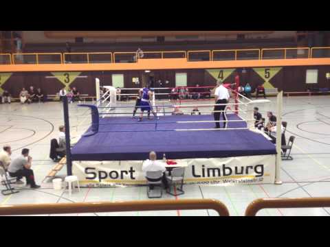 Erhan Kayhan Achtelfinale der Hessenmeisterschaft 2012 Amateurboxen Mittelgewicht