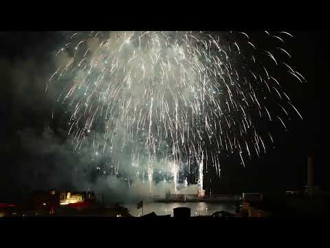 2024-06-01 Feuerwerk “THE CYCLE OF LIFE...” über dem Hafen von Funchal, Madeira, Portugal