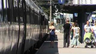 preview picture of video 'NSB, InterCity train departing Larvik station 20 minutes delayed (10-6-10).'