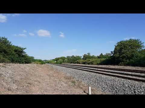 N°265 con 2 gt22 9021 +A923 al mando del estrella del norte