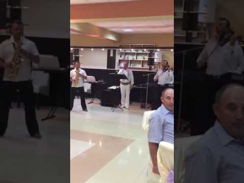 Cu formația la nunta la Nasaud