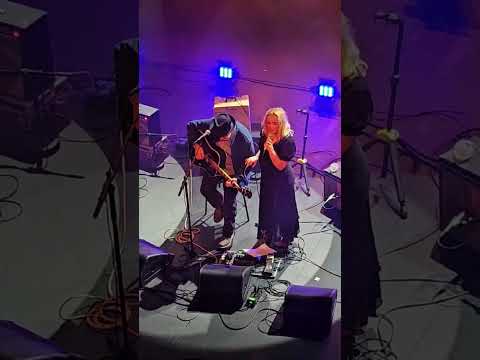 Toni Holgersson och Lisa Ekdahl-Jag smakade på döden en dag. Live, Södra Teatern 2025.